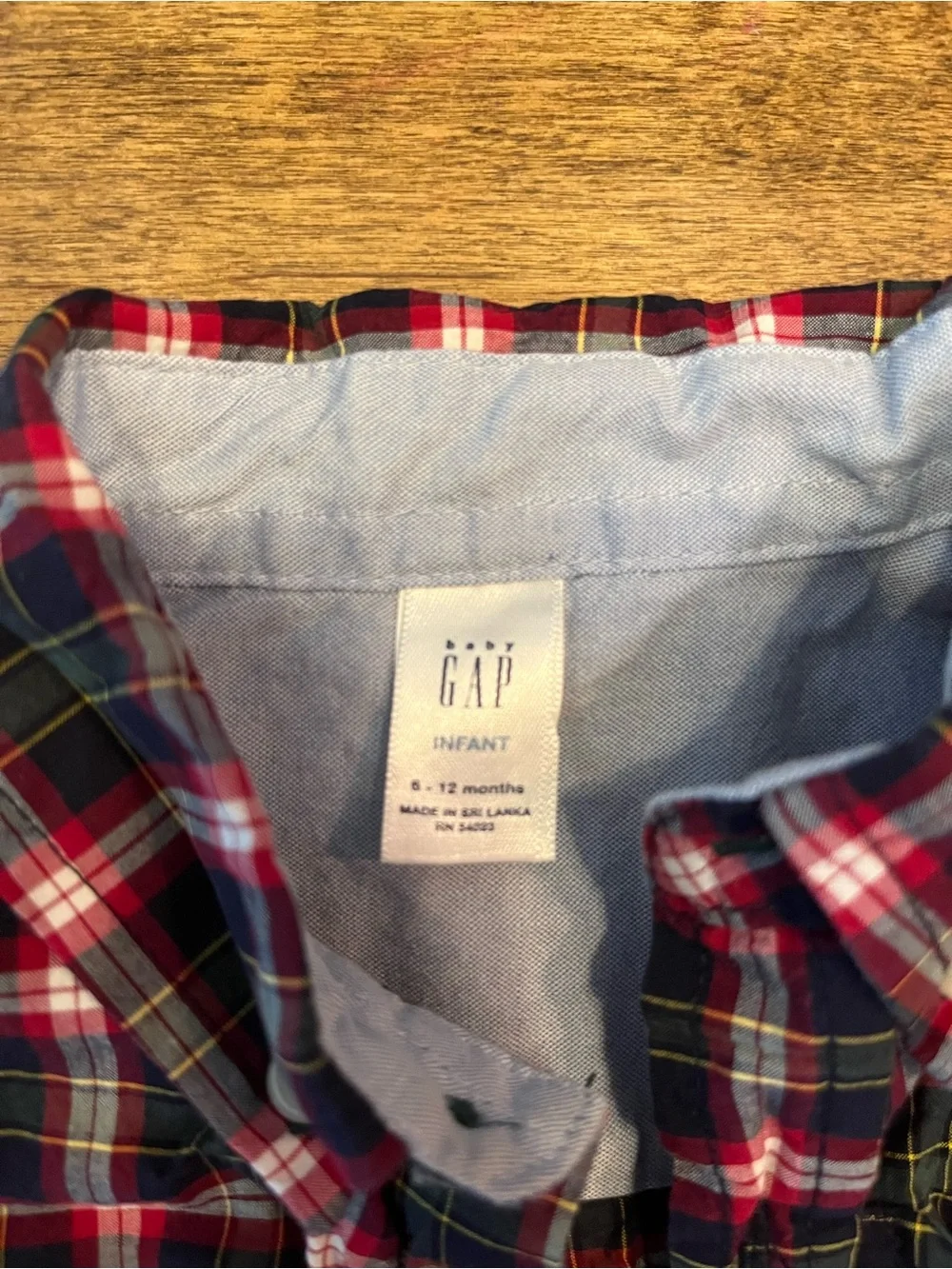 Baby Gap Red & Black Plaid Button-Front Bodysuit Shirt. Baby boy dress up 6-12m